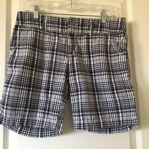 3/$21 American Eagle blue plaid Bermuda shorts